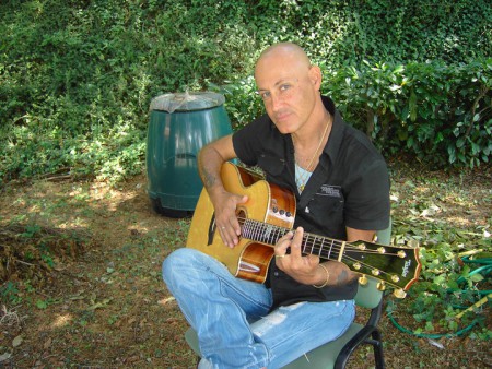 ASSOCIAZIONE MUSICALE "IL MENESTRELLO" SCUOLA CHITARRA E MUSICA